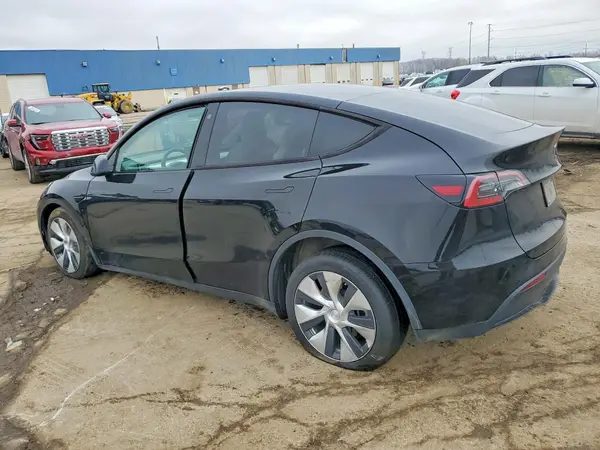 7SAYGAEE9NF312600 2022 TESLA MODEL Y - Image 2