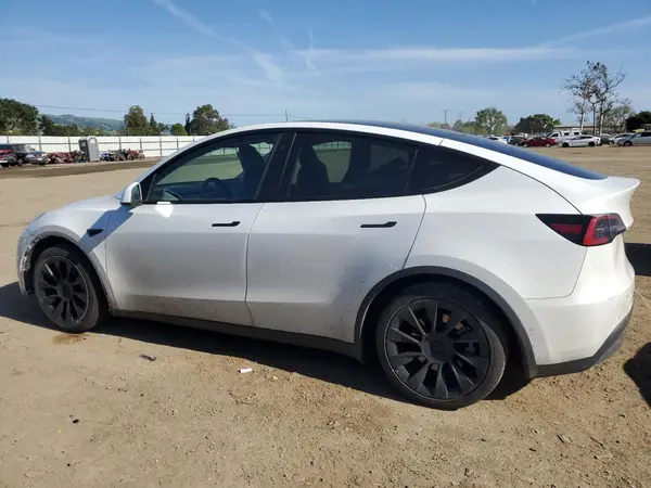 7SAYGAEE9NF352658 2022 TESLA MODEL Y - Image 2