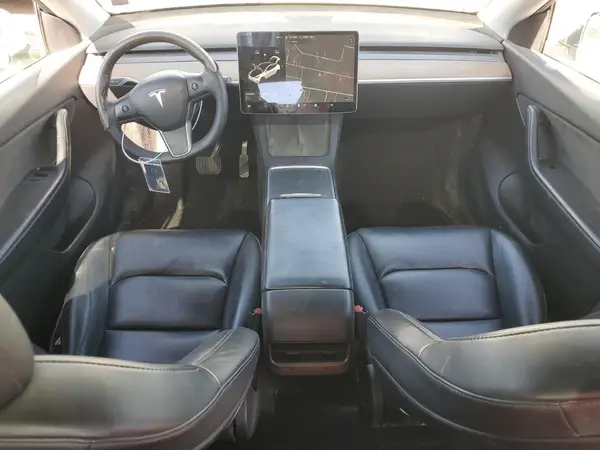 7SAYGAEE9NF352658 2022 TESLA MODEL Y - Image 8