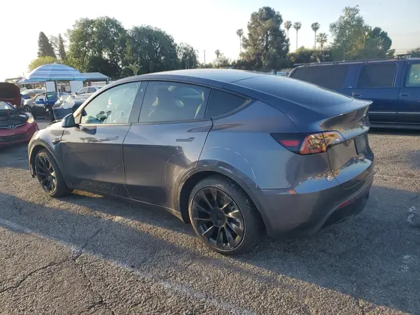 7SAYGAEE9NF366382 2022 TESLA MODEL Y - Image 2