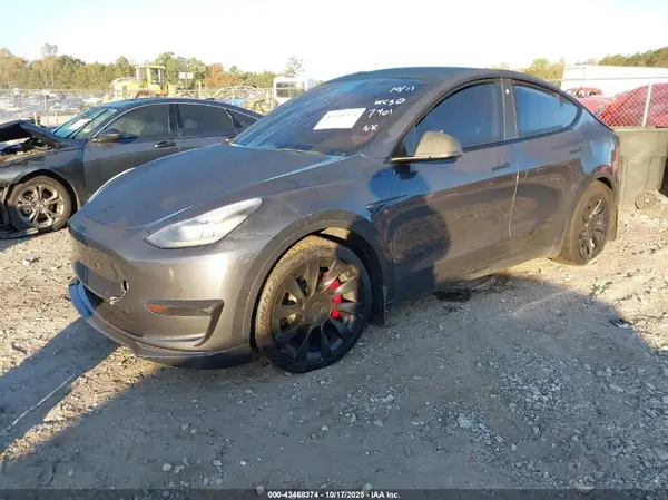 7SAYGAEE9NF377401 2022 TESLA MODEL Y - Image 2