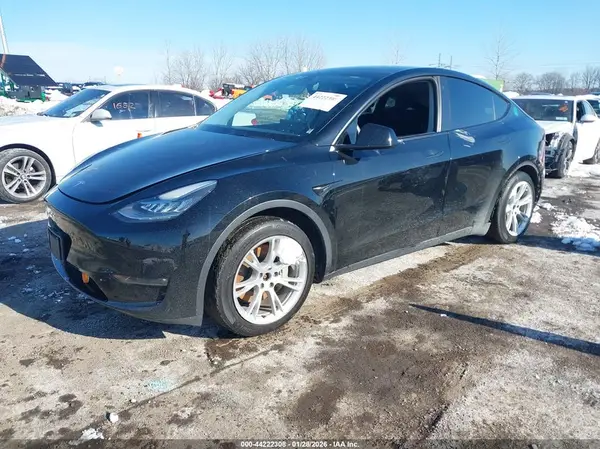 7SAYGAEE9NF378905 2022 TESLA MODEL Y - Image 2