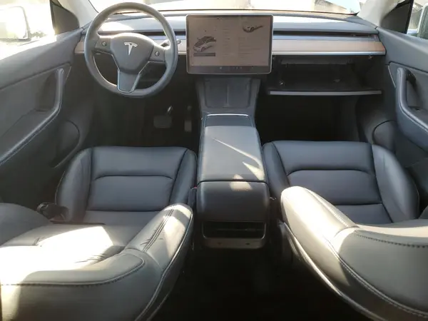 7SAYGAEE9NF378936 2022 TESLA MODEL Y - Image 8