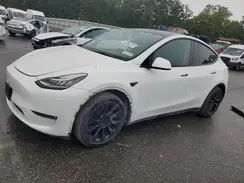 7SAYGAEE9NF389659 2022 TESLA MODEL Y