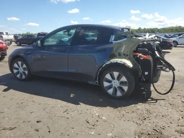 7SAYGAEE9NF394277 2022 TESLA MODEL Y - Image 2