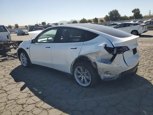 7SAYGAEE9NF405214 2022 TESLA MODEL Y - Image 2