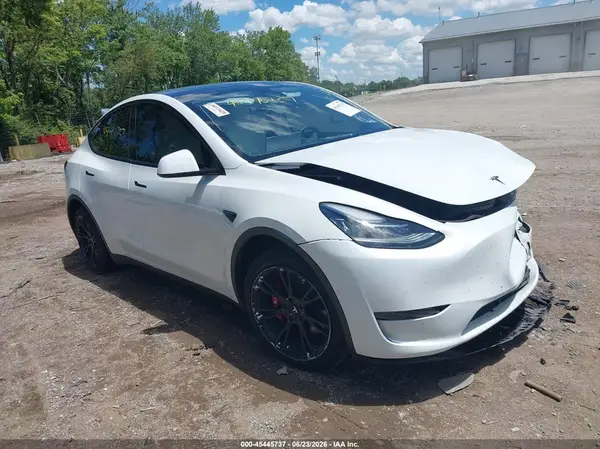 7SAYGAEE9NF427892 2022 TESLA MODEL Y - Image 1