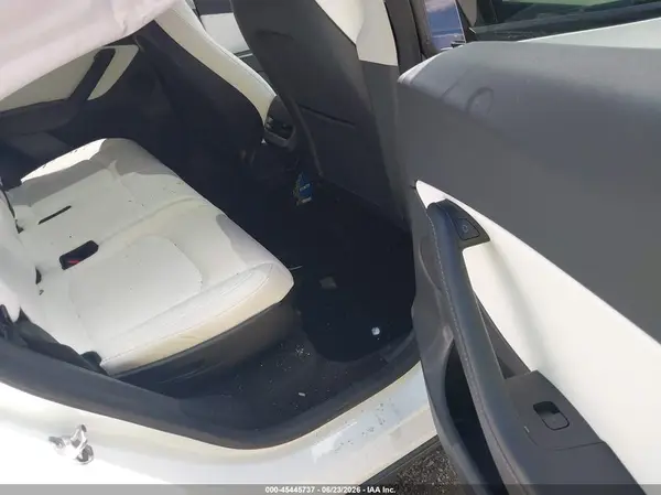 7SAYGAEE9NF427892 2022 TESLA MODEL Y - Image 8