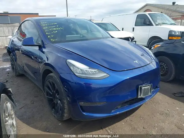7SAYGAEE9NF452825 2022 TESLA MODEL Y - Image 1