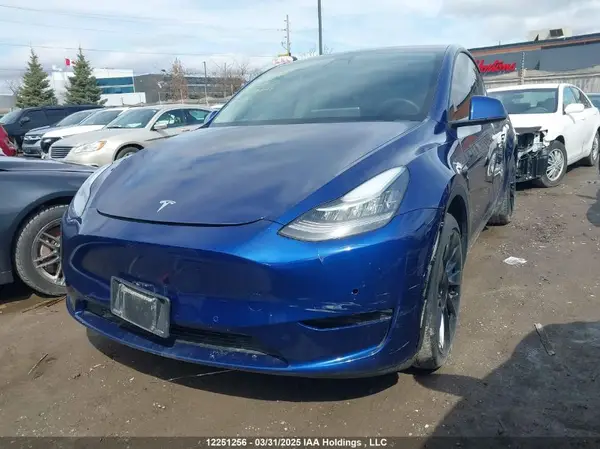 7SAYGAEE9NF452825 2022 TESLA MODEL Y - Image 2