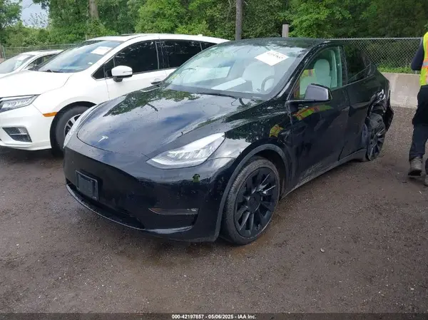 7SAYGAEE9NF464960 2022 TESLA MODEL Y - Image 2
