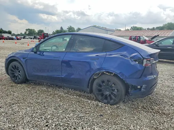 7SAYGAEE9NF486456 2022 TESLA MODEL Y - Image 2