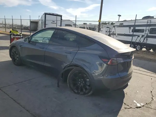 7SAYGAEE9NF493729 2022 TESLA MODEL Y - Image 2