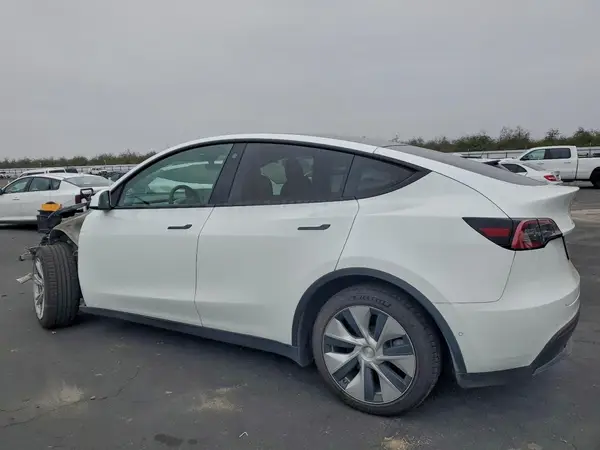 7SAYGAEE9NF505183 2022 TESLA MODEL Y - Image 2