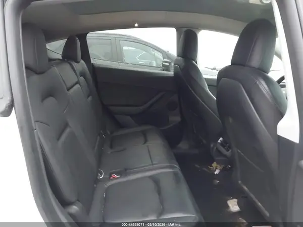 7SAYGAEE9NF507600 2022 TESLA MODEL Y - Image 8