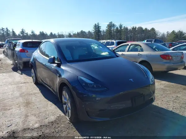 7SAYGAEE9NF522419 2022 TESLA MODEL Y - Image 1