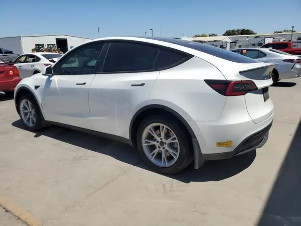 7SAYGAEE9NF535798 2022 TESLA MODEL Y - Image 2