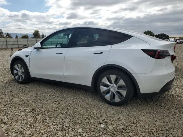 7SAYGAEE9NF536935 2022 TESLA MODEL Y - Image 2