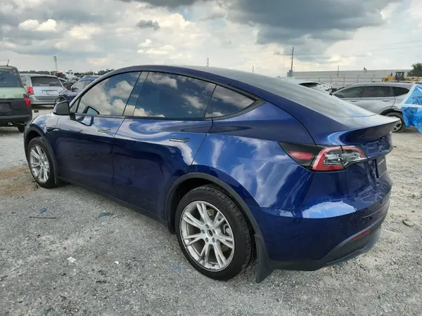 7SAYGAEE9NF549300 2022 TESLA MODEL Y - Image 2