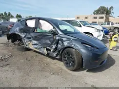7SAYGAEE9NF559258 2022 TESLA MODEL Y