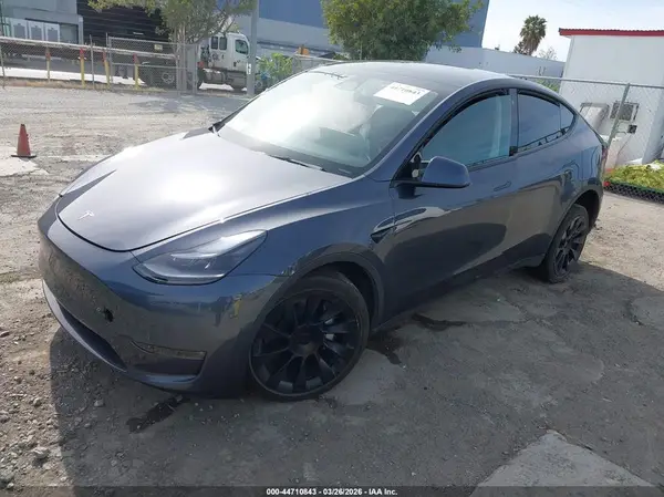 7SAYGAEE9NF559258 2022 TESLA MODEL Y - Image 2