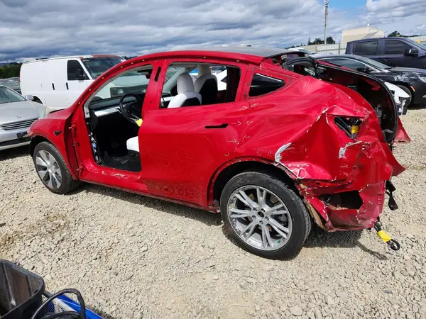 7SAYGAEE9NF568235 2022 TESLA MODEL Y - Image 2
