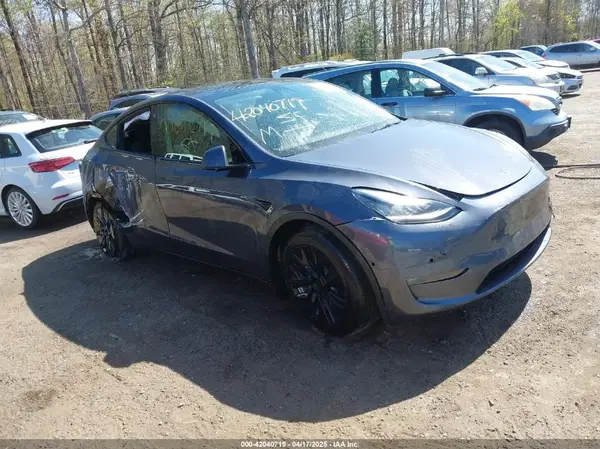 7SAYGAEE9NF574634 2022 TESLA MODEL Y - Image 1