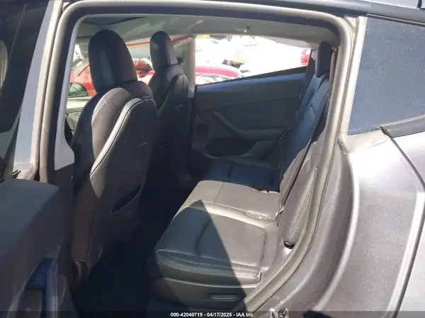 7SAYGAEE9NF574634 2022 TESLA MODEL Y - Image 8
