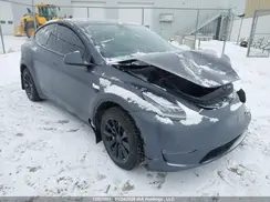 7SAYGAEE9NF576528 2022 TESLA MODEL Y