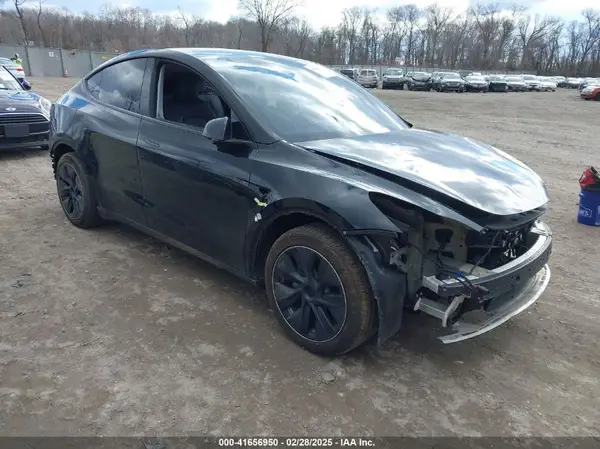 7SAYGAEE9PF582431 2023 TESLA MODEL Y - Image 1