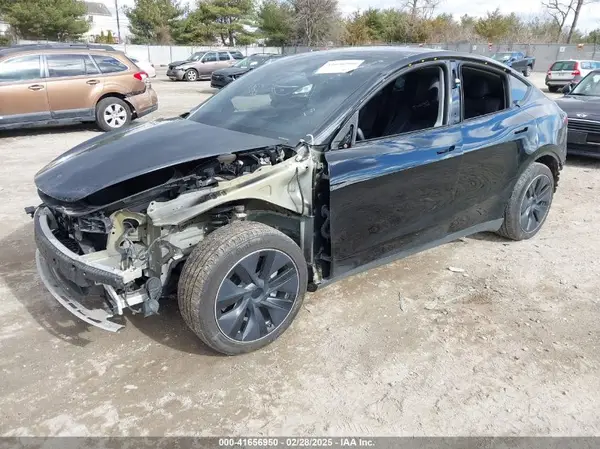 7SAYGAEE9PF582431 2023 TESLA MODEL Y - Image 2