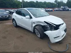 7SAYGAEE9PF585491 2023 TESLA MODEL Y
