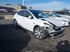 7SAYGAEE9PF598970 2023 TESLA MODEL Y