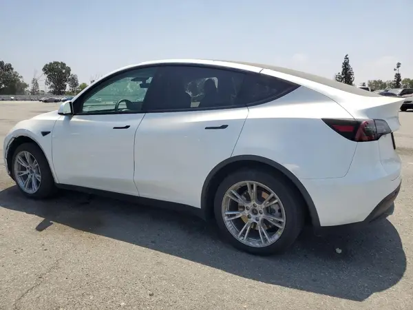 7SAYGAEE9PF599715 2023 TESLA MODEL Y - Image 2