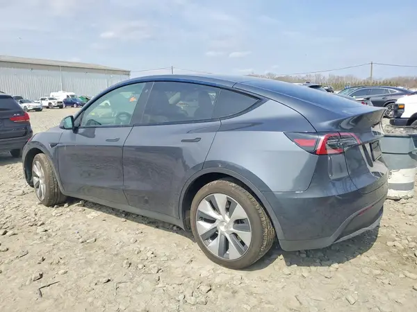 7SAYGAEE9PF604198 2023 TESLA MODEL Y - Image 2