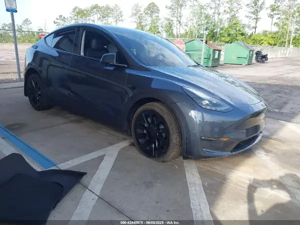 7SAYGAEE9PF621681 2023 TESLA MODEL Y - Image 1
