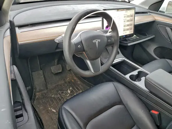7SAYGAEE9PF628730 2026 TESLA MODEL Y - Image 8
