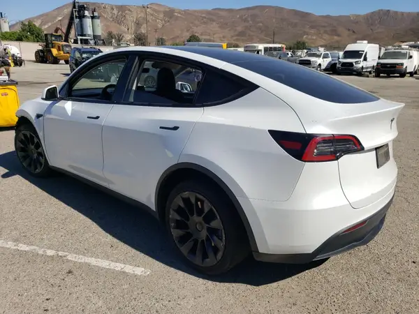 7SAYGAEE9PF634799 2023 TESLA MODEL Y - Image 2