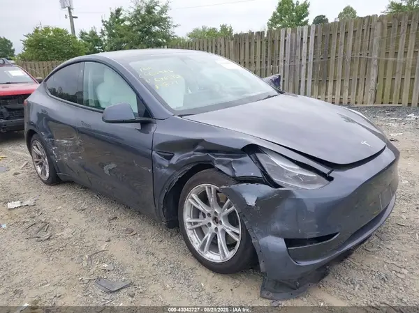 7SAYGAEE9PF646872 2023 TESLA MODEL Y - Image 1