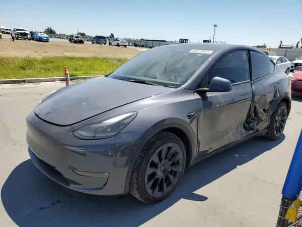 7SAYGAEE9PF647584 2023 TESLA MODEL Y - Image 1