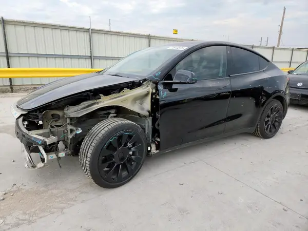 7SAYGAEE9PF708142 2023 TESLA MODEL Y - Image 1
