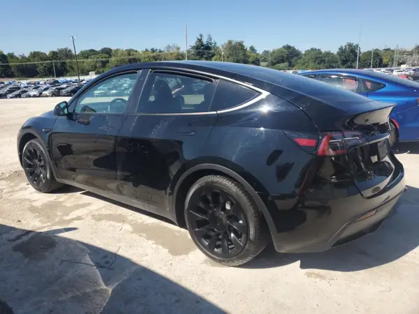 7SAYGAEE9PF715026 2023 TESLA MODEL Y - Image 2