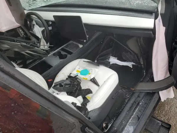 7SAYGAEE9PF750276 2023 TESLA MODEL Y - Image 8