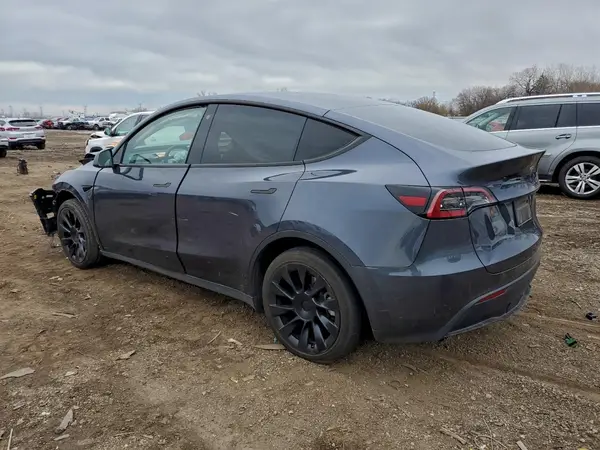 7SAYGAEE9PF750911 2023 TESLA MODEL Y - Image 2