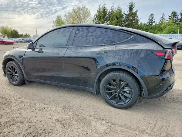 7SAYGAEE9PF758233 2023 TESLA MODEL Y - Image 2