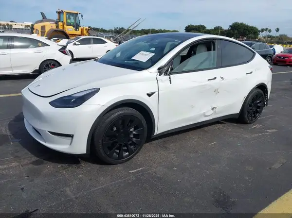 7SAYGAEE9PF792088 2023 TESLA MODEL Y - Image 2