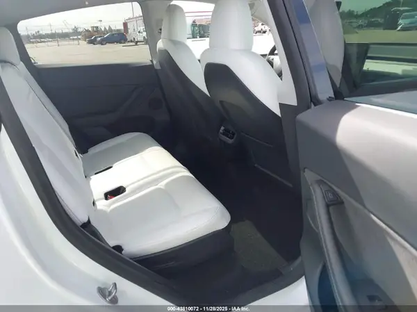 7SAYGAEE9PF792088 2023 TESLA MODEL Y - Image 8