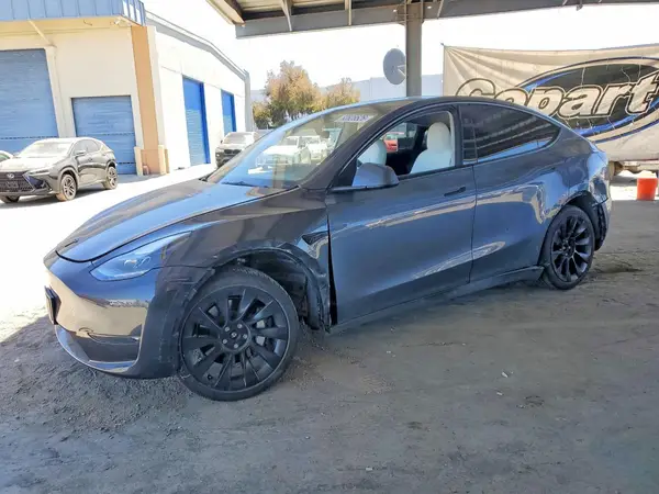 7SAYGAEE9PF852600 2023 TESLA MODEL Y - Image 1