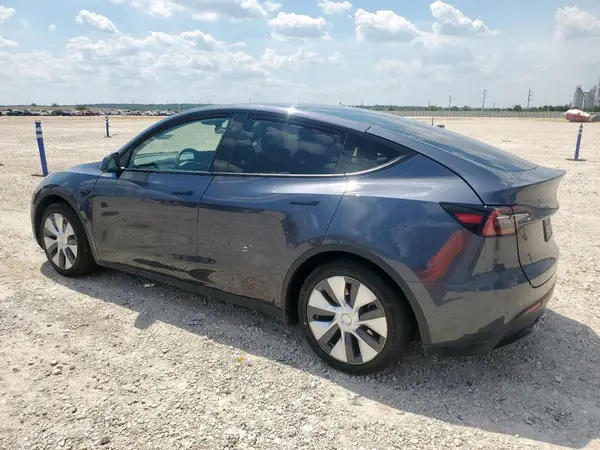 7SAYGAEE9PF857649 2023 TESLA MODEL Y - Image 2