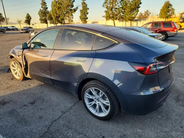 7SAYGAEE9PF861071 2023 TESLA MODEL Y - Image 2